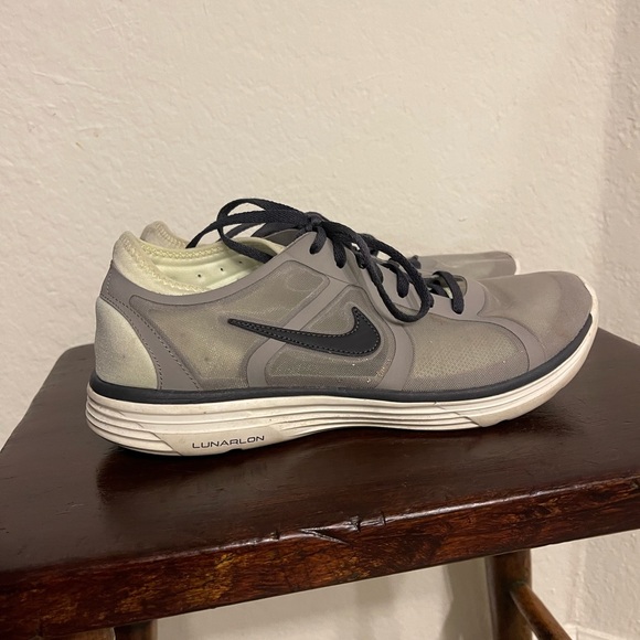 SALE ✨ Any 2 Items, 20% Off ✨ Nike Running Shoes - Picture 2 of 6